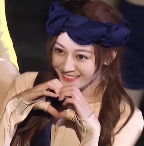 迪麗熱巴為融入 男人幫 有多拼 看她身上穿的衣服,這就過(guò)分了